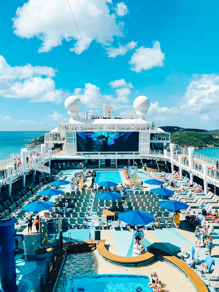 Sun-Deck-on-Norwegain-Encore
